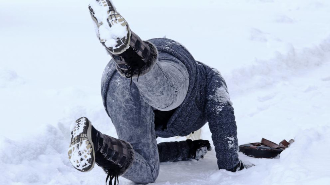 Ръст на травмите след поледицата в Шумен...