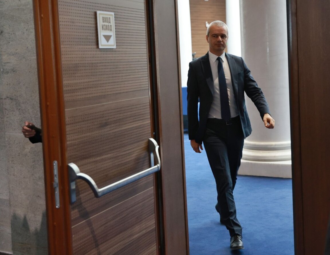 Лидерът на "Възраждане" Костадин Костадинов.