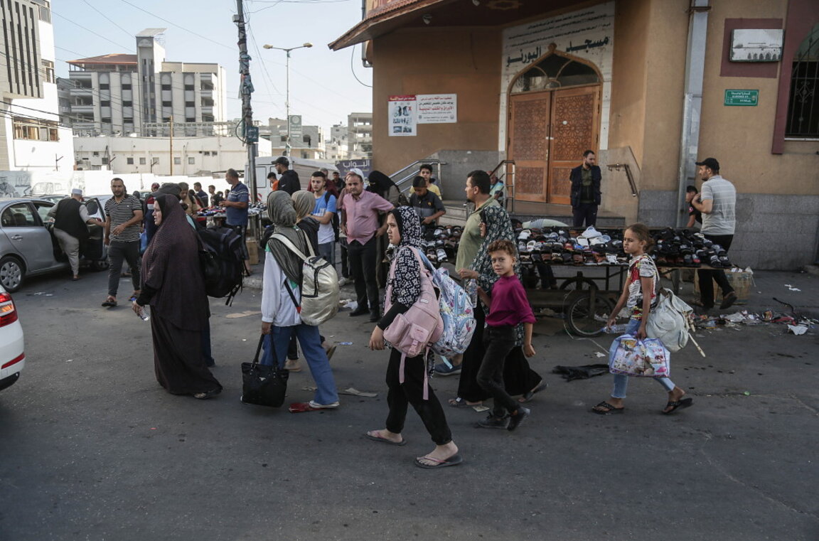 Евакуация на цивилни палестинци от Газа