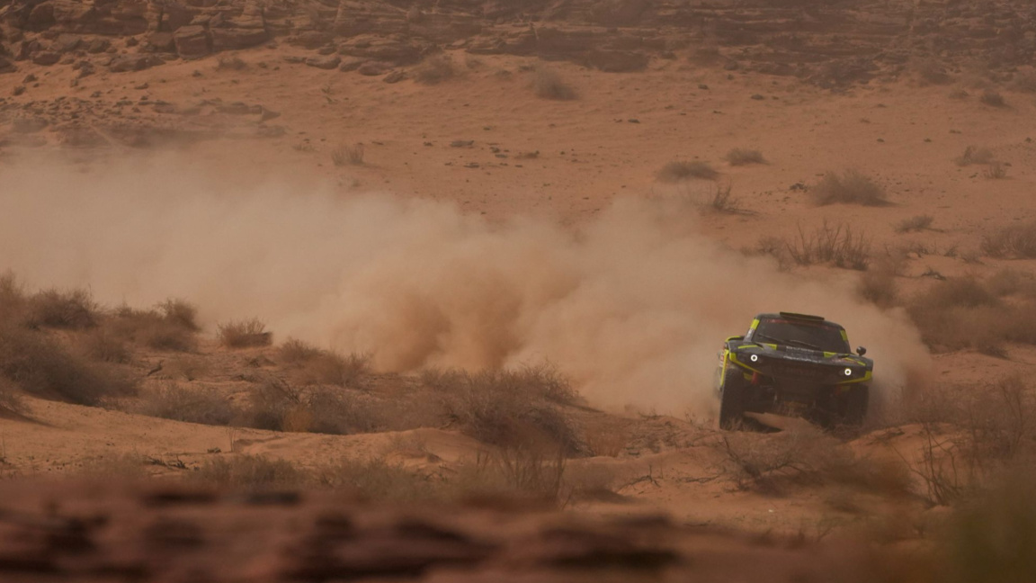 Хенк Латеган спечели етапа на Рали Дакар...