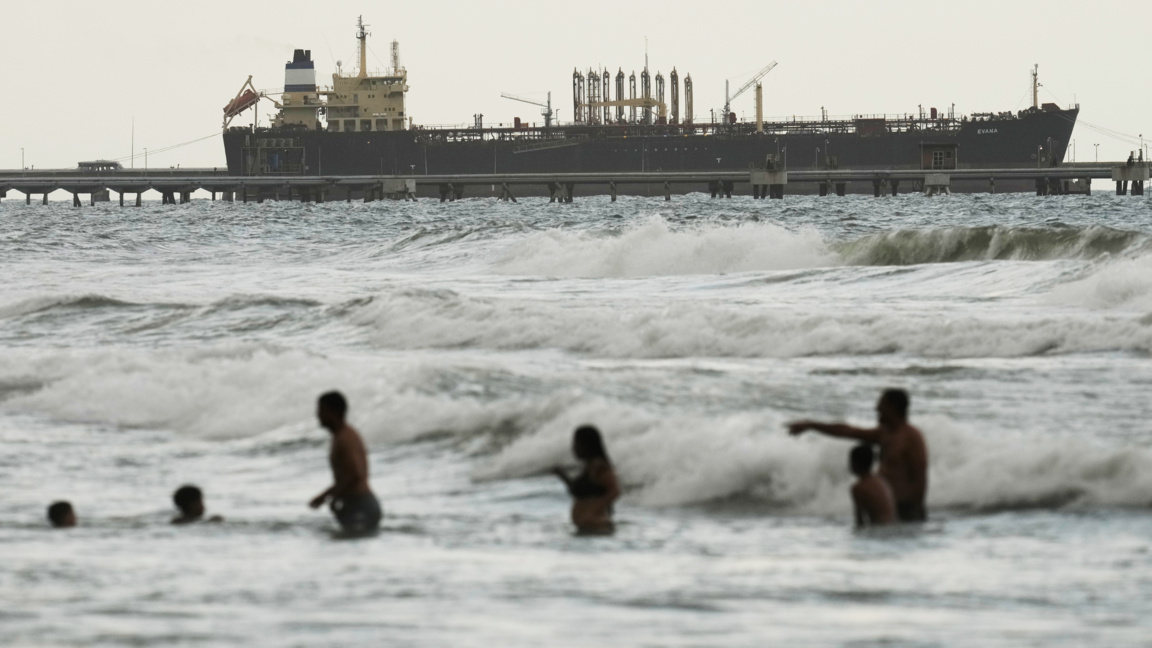 Няколко петролни танкера са се завърнали във Венецуела