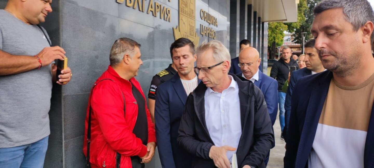 Денков: Двама са загинали след наводненията в Царево, трима се издирват