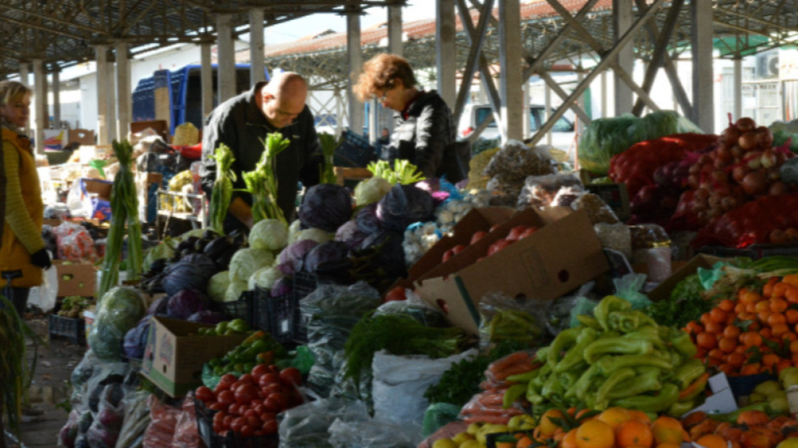 Повечето плодове, зеленчуци и основни храни поскъпват на борсите у нас