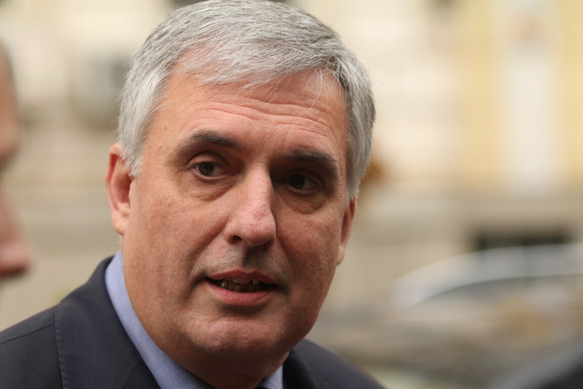 Ивайло Калфин: Спирането на помощта за Украйна ще излезе по-скъпо на европейската икономика