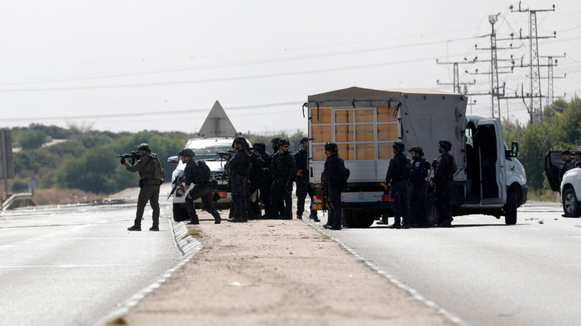 Израелските сили за сигурност са в повишена готовност южно от град Ашкелон, 07 октомври 2023 г.