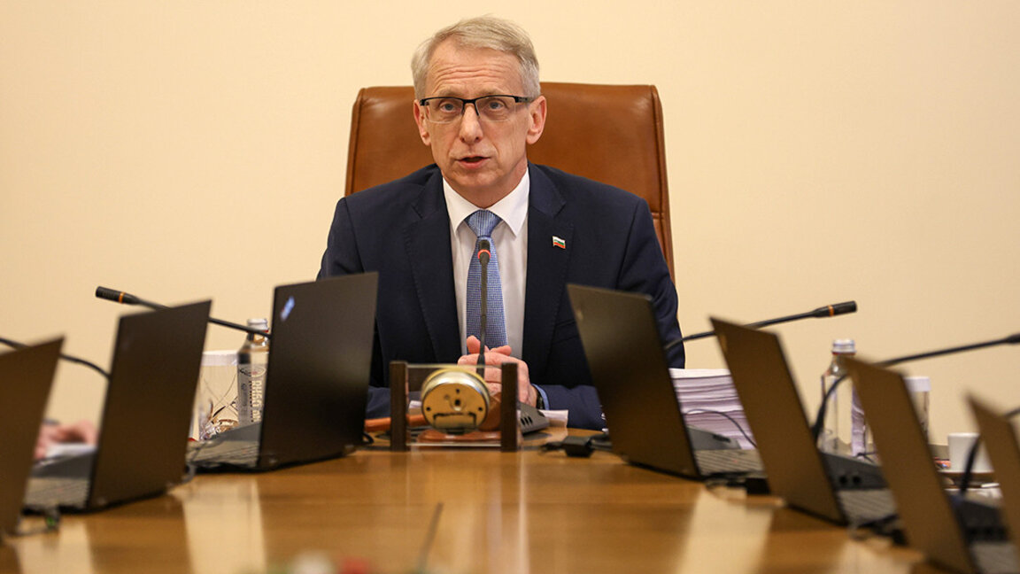 Кабинетът забранява разкриването на нови болници в страната