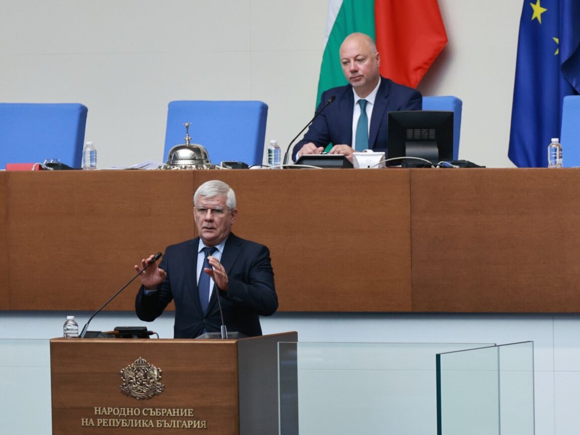 Министър Кирил Вътев в НС, 14 септември 2023 г.