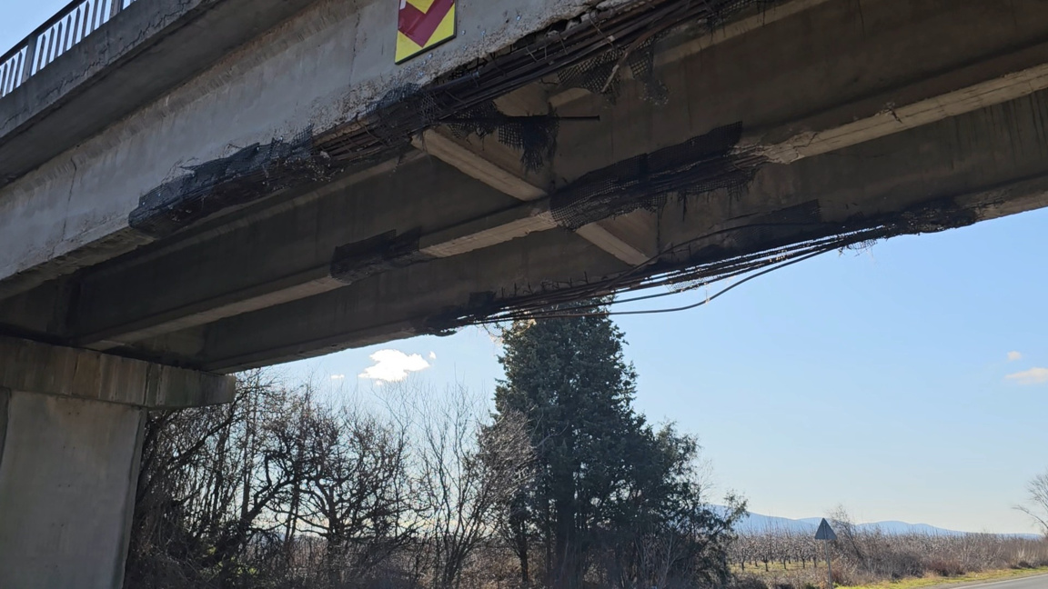 ЕЦТП сигнализира за опасен надлез в Слив...