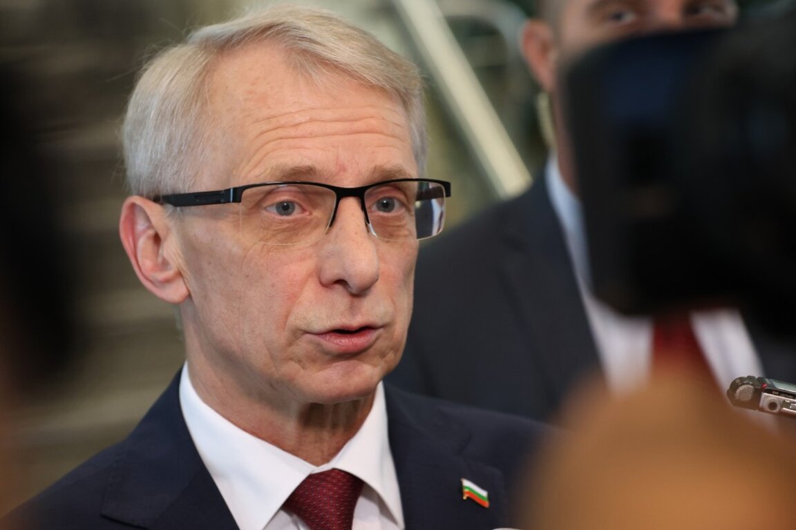 Николай Денков