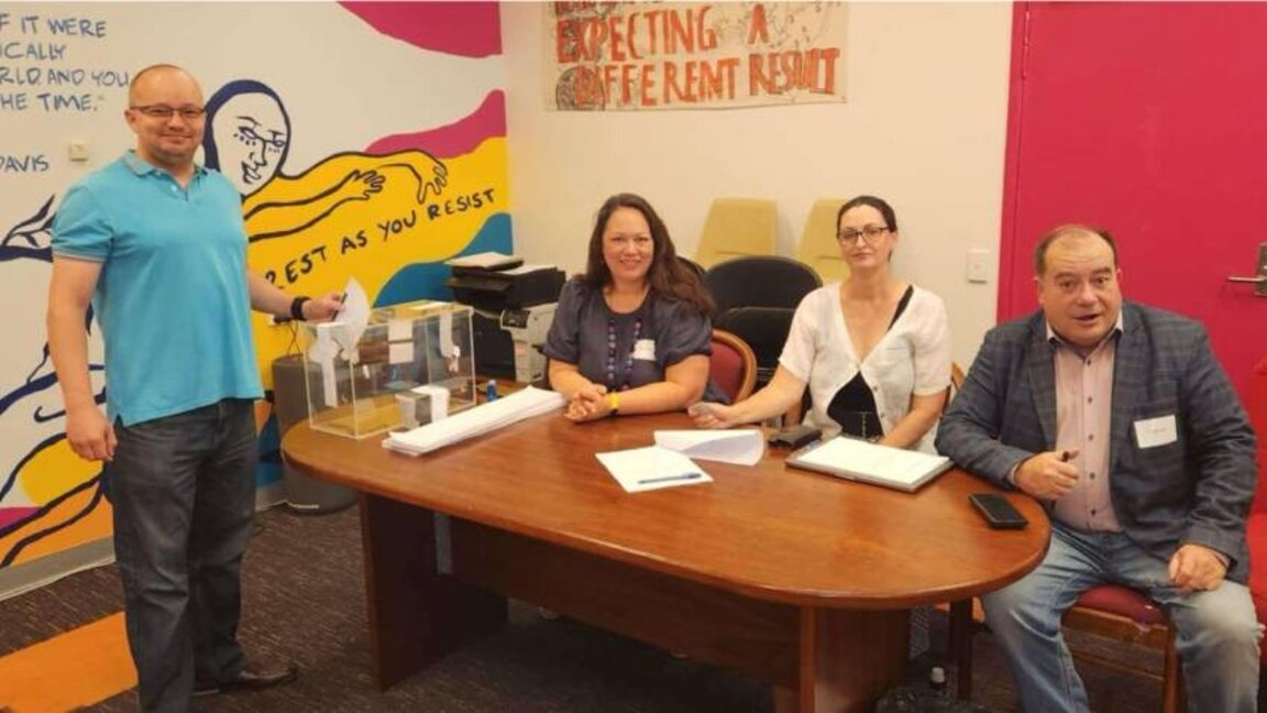 Изборната секция в Бризбън