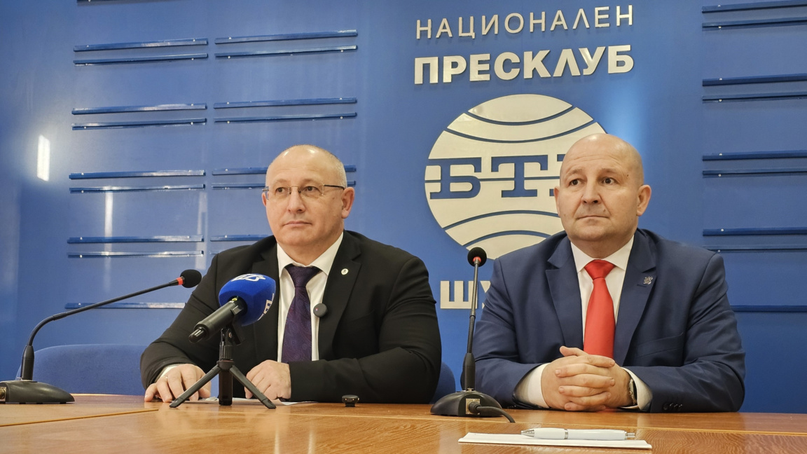 Няма решение по жалбата за синята зона в...