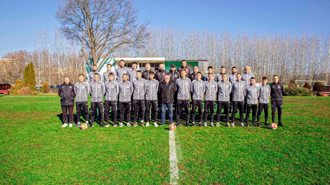 "Локомотив" (Мездра) започна подготовкат...