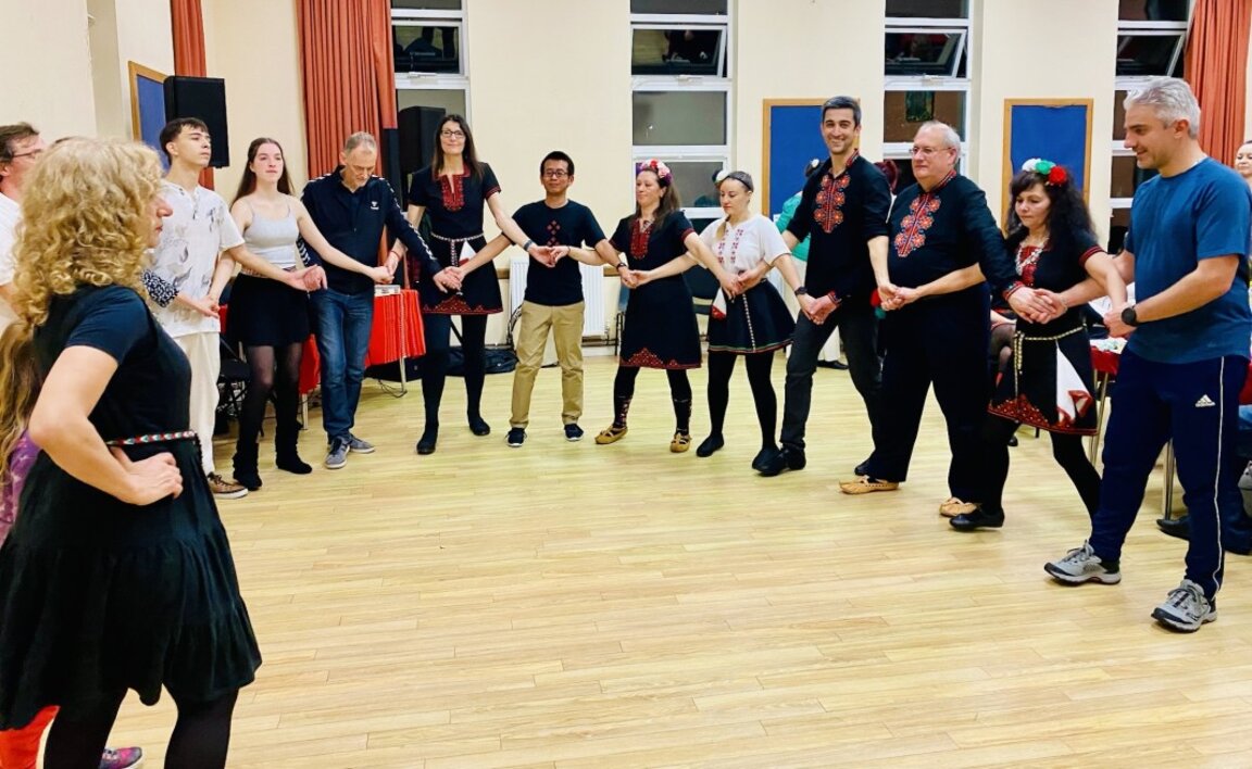 В Кеймбридж българи и чужденци играят неделни хора