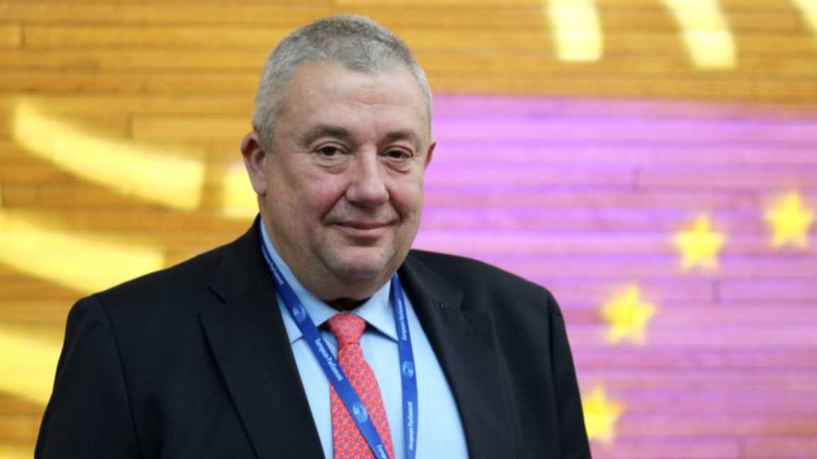 Илия Лазаров