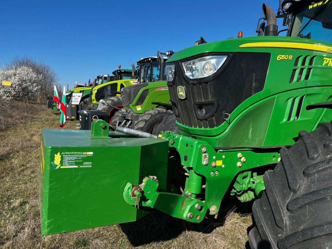 Седмицата започва с национален протест на зърнопроизводителите