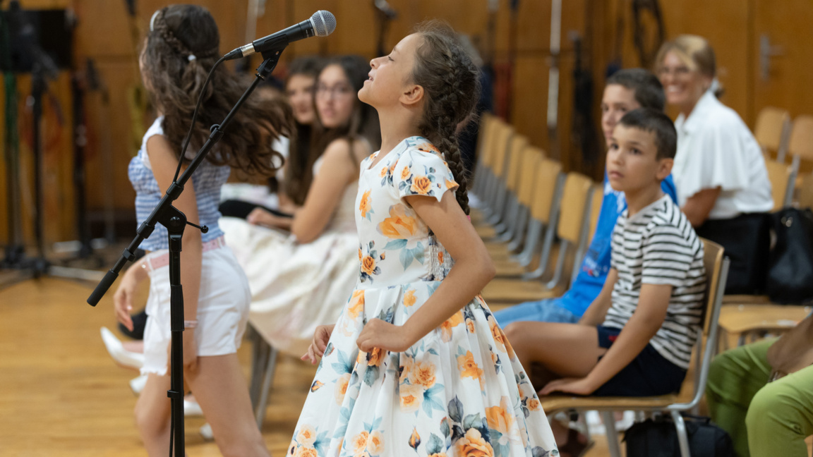 Деца, очакваме ви в нашите "Искри"...