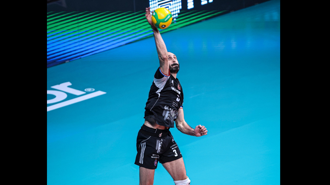 Матей Казийски на сервис